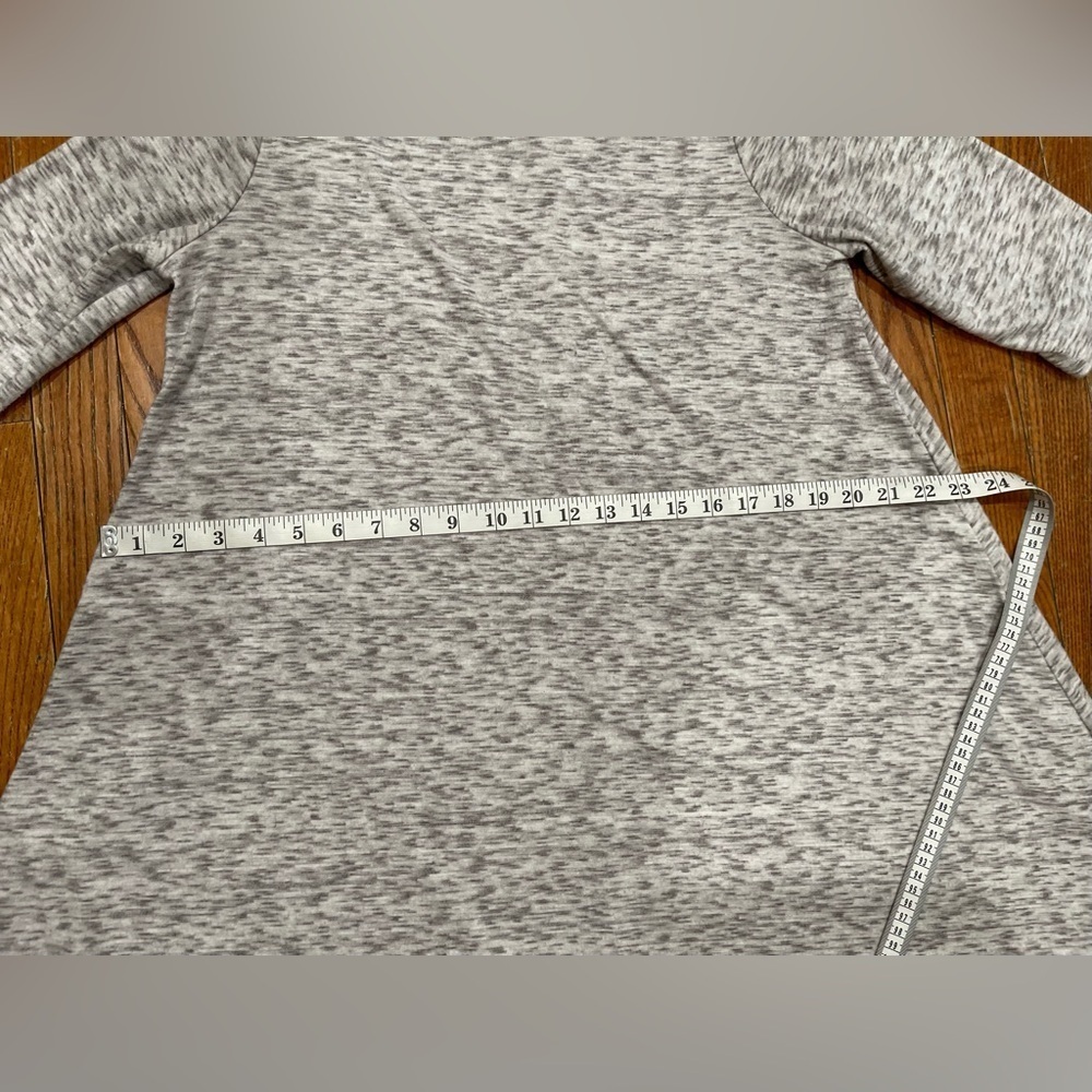 Elegant Gray Women's Blouse - Picture 7 of 8